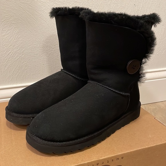 New UGG Bailey Button Boots, Black - Picture 2 of 7
